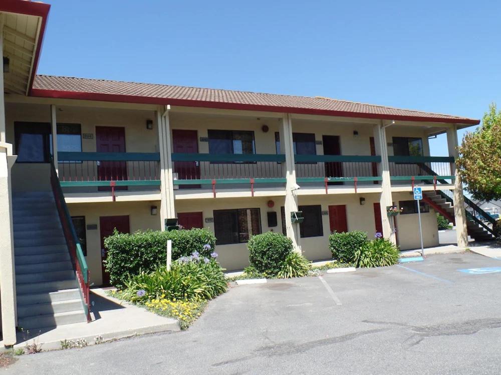Coastal Valley Inn Castroville Dış mekan fotoğraf
