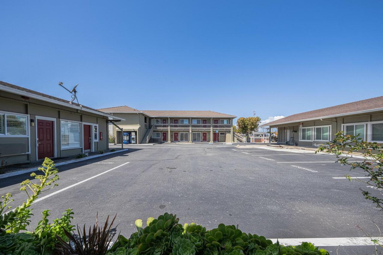 Coastal Valley Inn Castroville Dış mekan fotoğraf